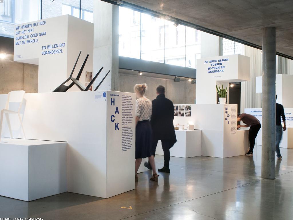 កញ្ចប់សេវាកម្ម: ការបង្កើតនិងការអភិវឌ្ឍន៍